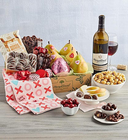 Grand Valentine's Day Gift Box with Wine